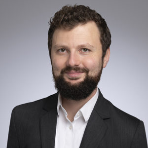 Dr. Yanik Sterchi